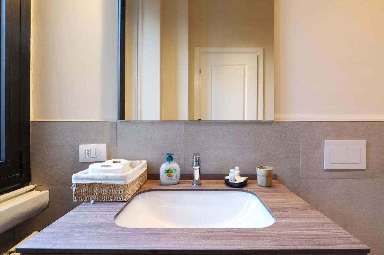 Luxury San Babila Apartment Милан Экстерьер фото