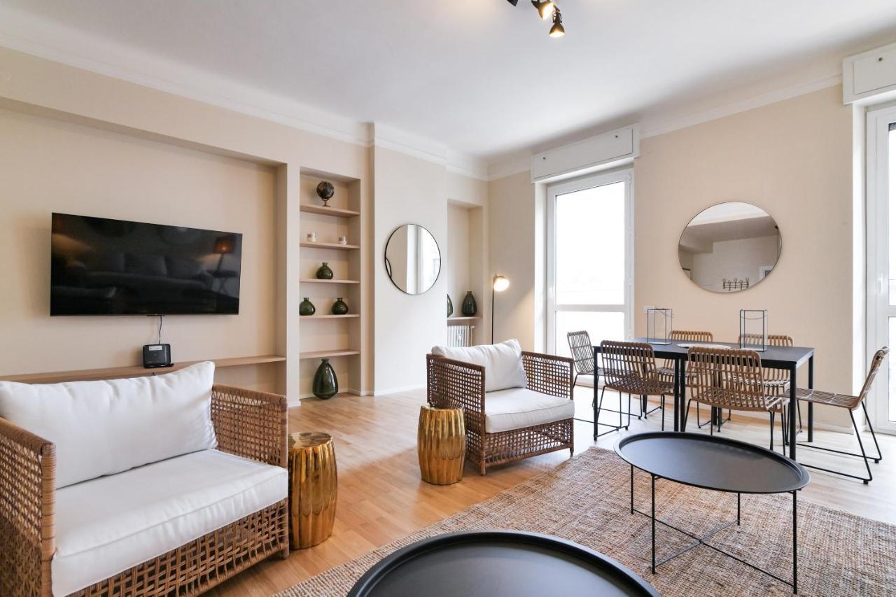 Luxury San Babila Apartment Милан Экстерьер фото