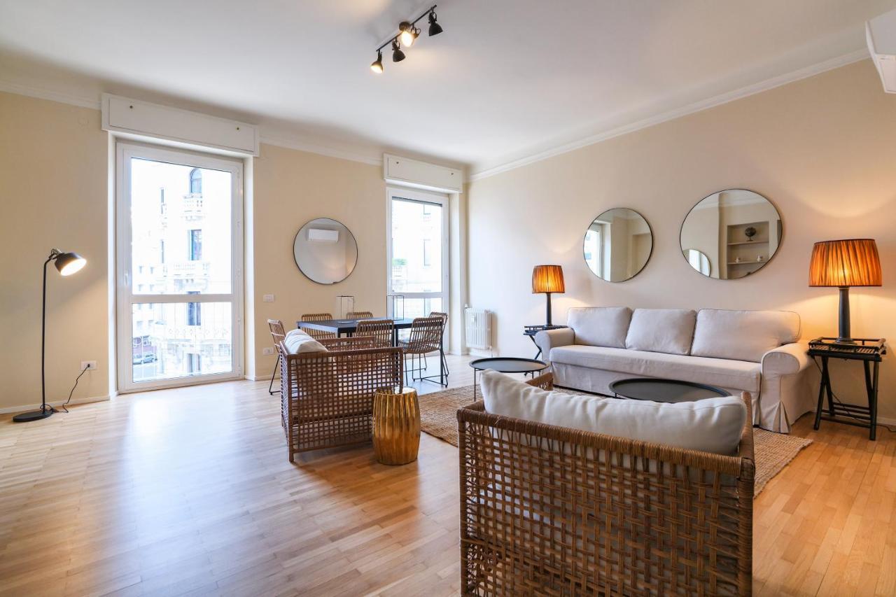 Luxury San Babila Apartment Милан Экстерьер фото